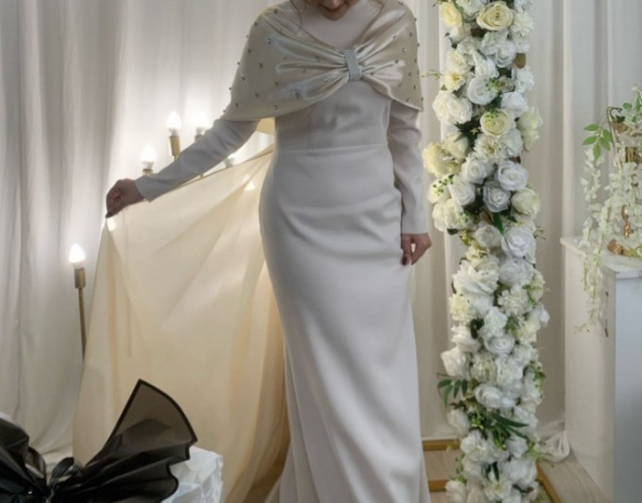 Uzun Kollu Drapeli Bej Nişan Elbisesi - Görsel 5