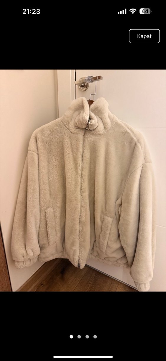 Ekru Peluş Kapüşonlu Kısa Ceket — görsel 2/4
