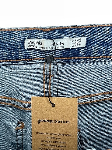 34 Beden mavi Renk Bershka Jean / Kot %70 İndirimli.