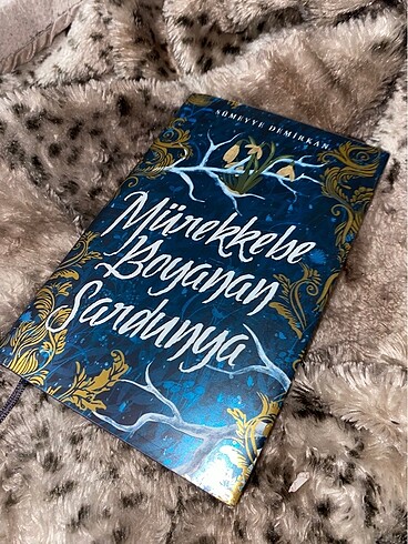 Mürekkebe Boyanan Sardunya (ciltli) İmzalı