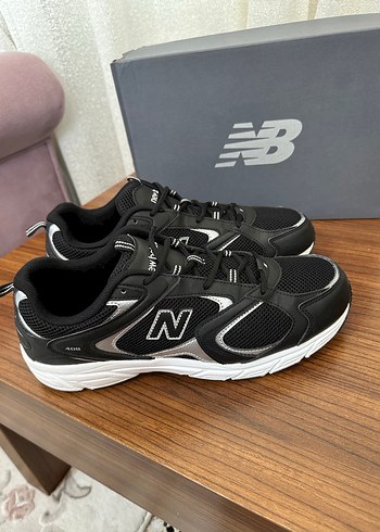 New Balance ürünü