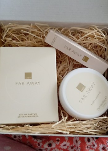 Avon Avon Far Away Kadın Parfüm ve Vücut Kremi Seti