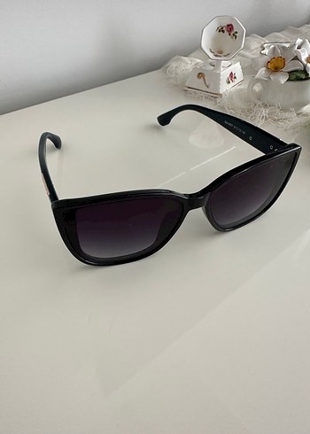 Klasik Siyah Kadın Güneş Gözlüğü - Görsel 5