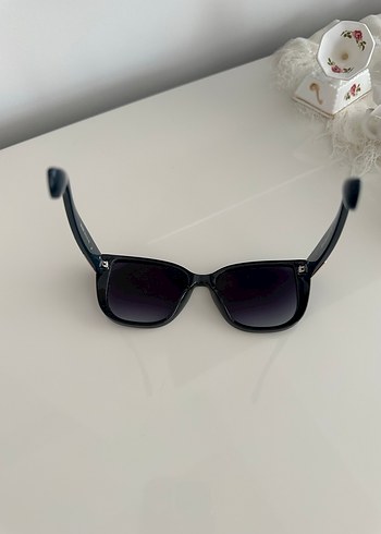 Klasik Siyah Kadın Güneş Gözlüğü - Görsel 4