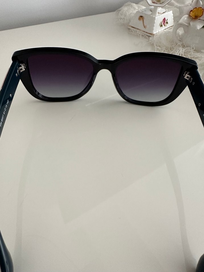 Klasik Siyah Kadın Güneş Gözlüğü - Görsel 2