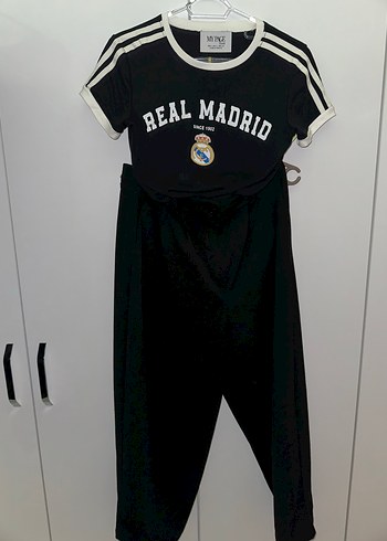 Siyah Real Madrid Tişört(m) sıyah tril pantolon(40,42) - Görsel 2