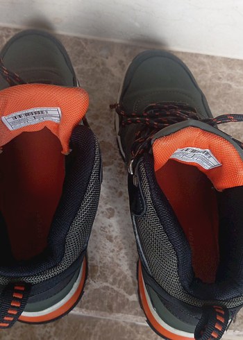 yeşil siyah turuncu erkek bot - Görsel 5