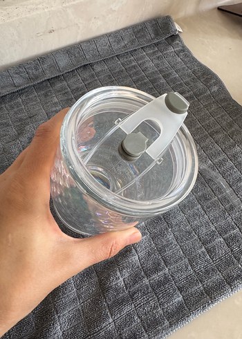 Karaca Beyaz ve Gri Desenli Bardak Pipetli