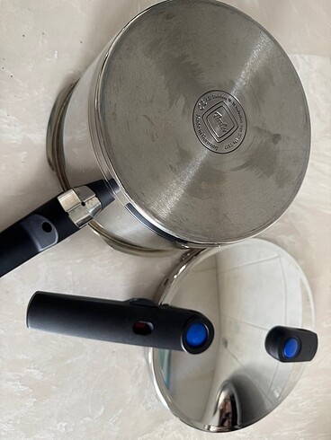  Beden Fissler 4.5 litre düdüklü tencere
