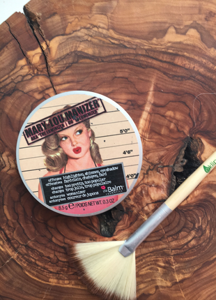 The Balm Mary lou manizer fırçasıyla birlikte 1-2 kez kullanıldı tertemiz