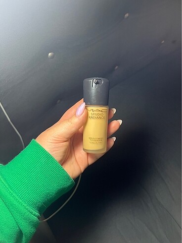 MAC Mac Studio Radiance Fondöten NC20