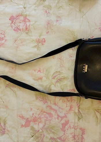 Zara Siyah Deri Fermuarlı Kadın Çantası - Görsel 5