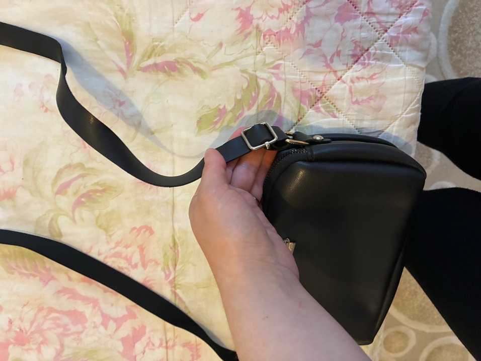 Zara Siyah Deri Fermuarlı Kadın Çantası - Görsel 4