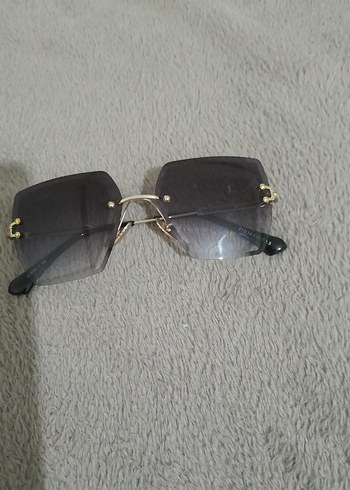 Şeffaf bej klasik kadın güneş gözlüğü - Görsel 2