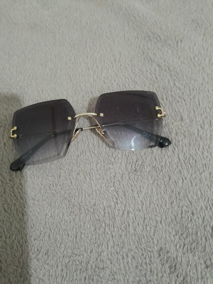 Şeffaf bej klasik kadın güneş gözlüğü - Görsel 2