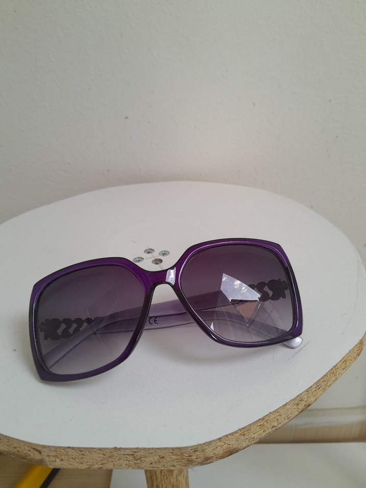 Şeffaf Mor Kadın Güneş Gözlüğü - Görsel 4