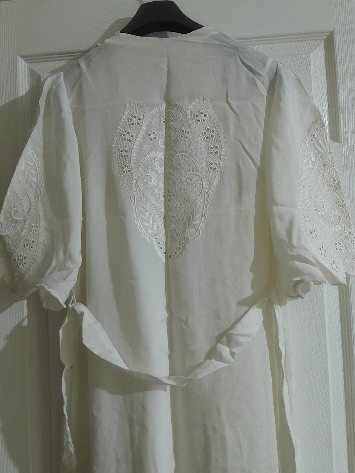 Beyaz V Yaka Midi Gecelik - Görsel 4