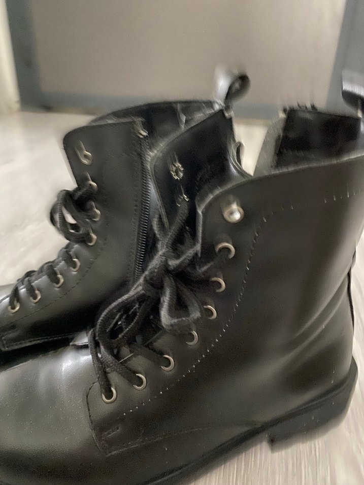 Siyah Parlak Deri Bot - Görsel 2