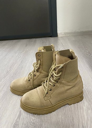 Bej renginde bot - Görsel 3