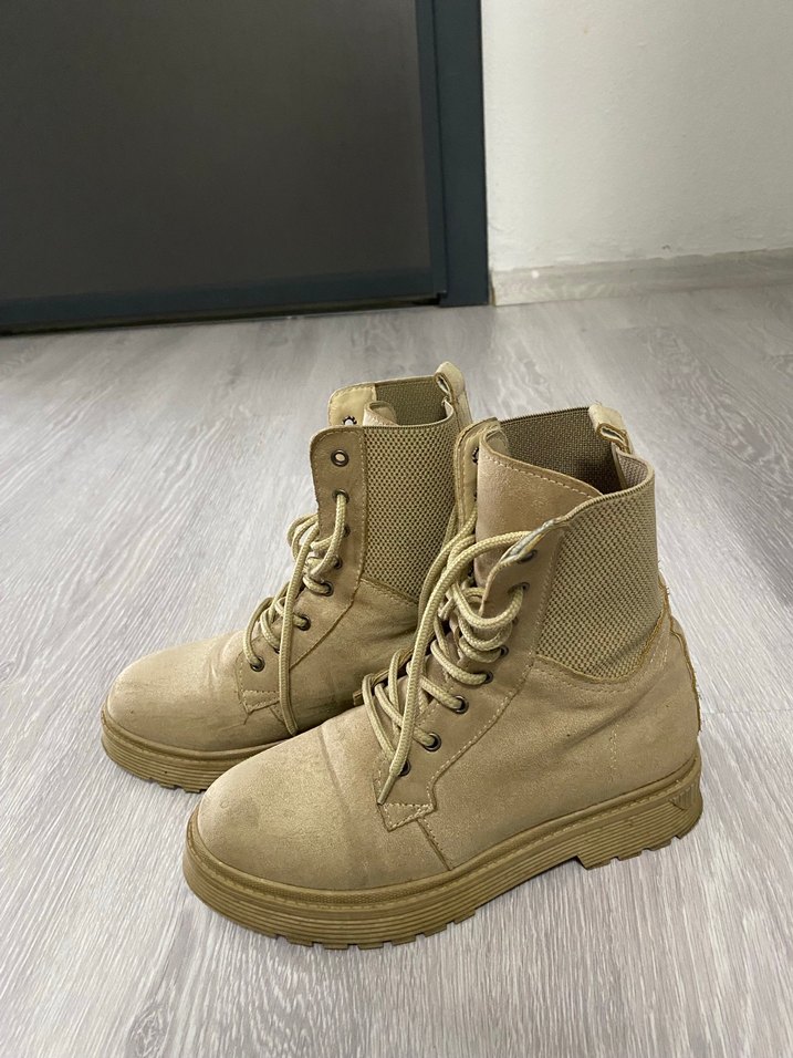 Bej renginde bot - Görsel 3