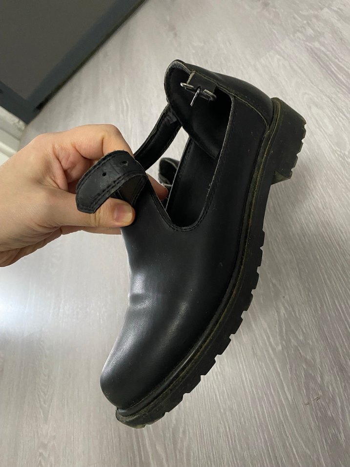 Kemerli Siyah Gotik Kadın Klasik Ayakkabı - Görsel 2