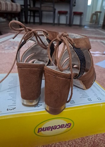 Kahverengi Süet Yılan Desenli Topuklu Sandalet - Görsel 6