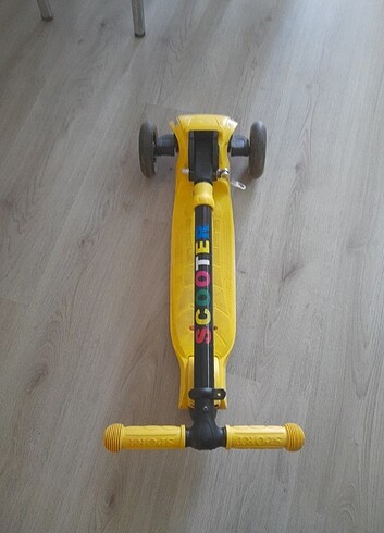 Beden sarı Renk Scooter