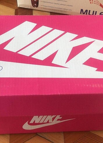 30 Beden pembe Renk Kutusunda Sıfır Kız Çocuk Ayakkabı Nike