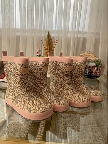 Toezone pink leo 28 numara (30 num satıldı)