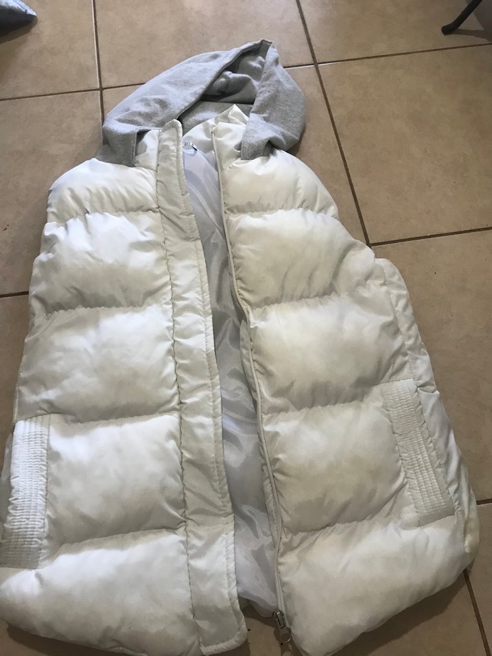 Gri Kapüşonlu Beyaz Kadın Şişme Yelek - Görsel 2