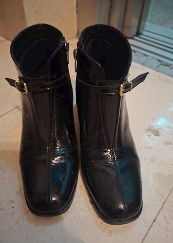 Klasik Siyah Deri Tokalı Topuklu Bot - Görsel 5