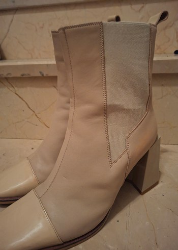 Bej Deri Kadın Topuklu Botlar - Görsel 4