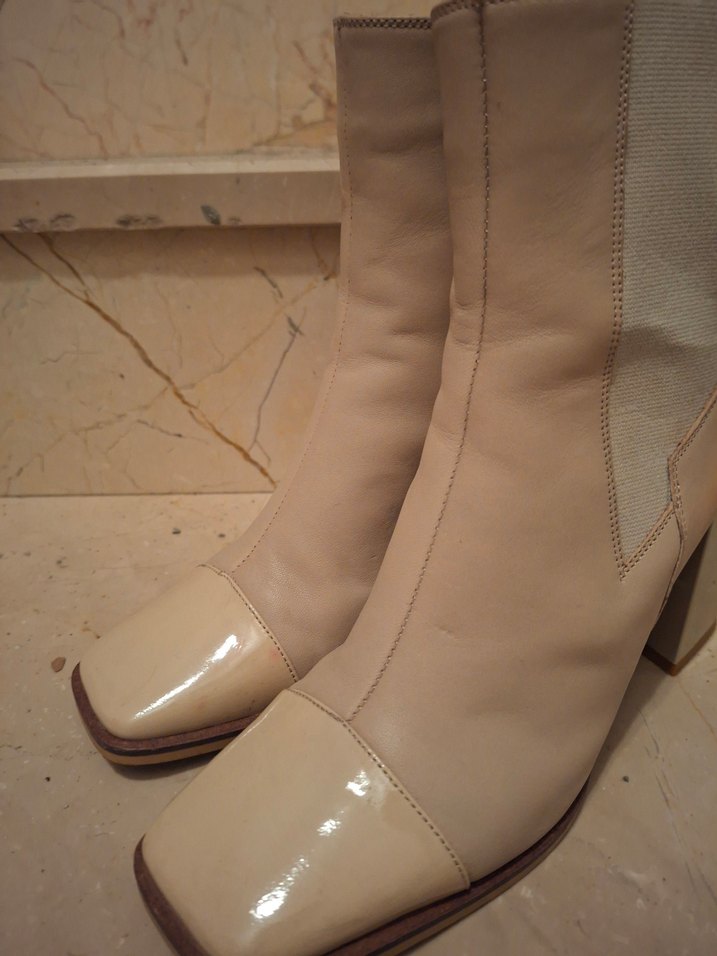 Bej Deri Kadın Topuklu Botlar - Görsel 3