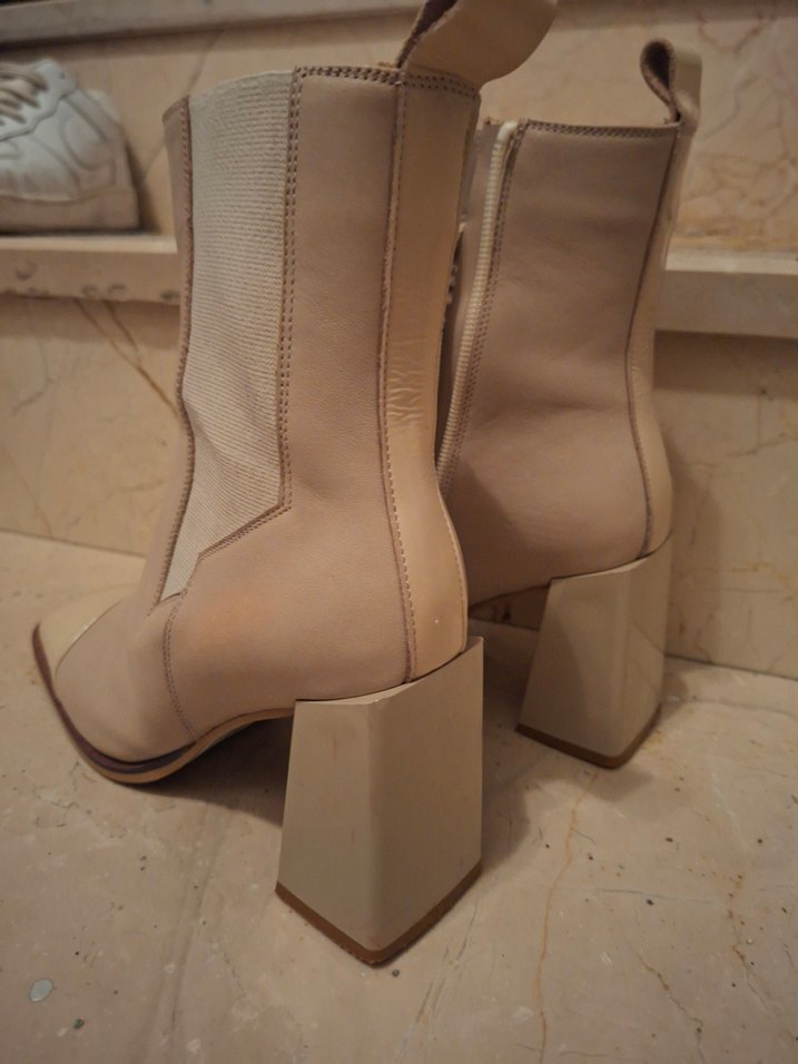 Bej Deri Kadın Topuklu Botlar - Görsel 2