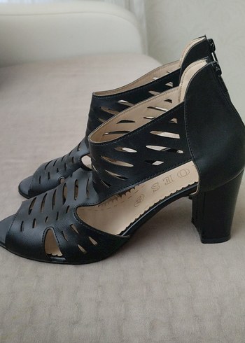 Siyah Kadın Dolgu Topuklu Stiletto - Görsel 2