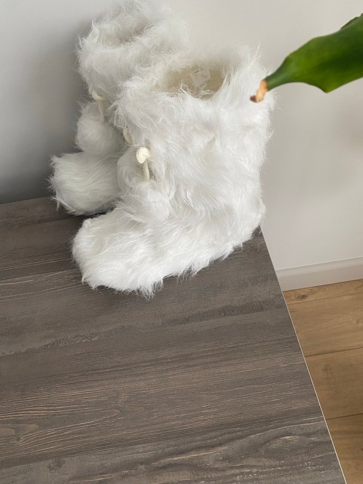 2 çift   Beyaz Kürklü Ev botu sıcacık - Görsel 2