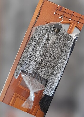 GRİ SİMLİ M BEDEN CEKET