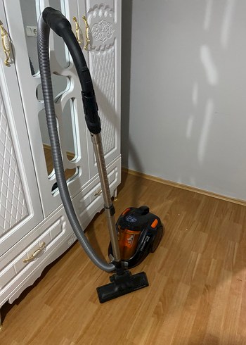 Turuncu Toz Torbasız Elektrikli Süpürge