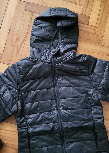 Erkek Çocuk Siyah Kapüşonlu Fermuarlı Mont - Görsel 3