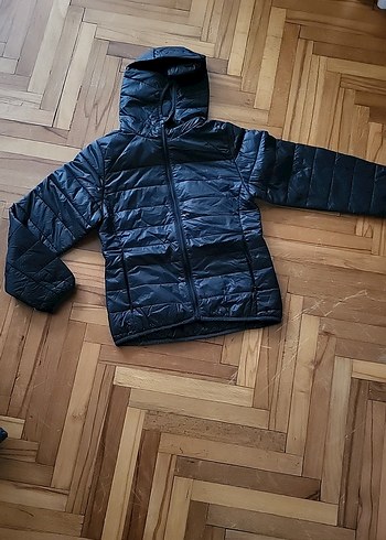 Erkek Çocuk Siyah Kapüşonlu Fermuarlı Mont - Görsel 2