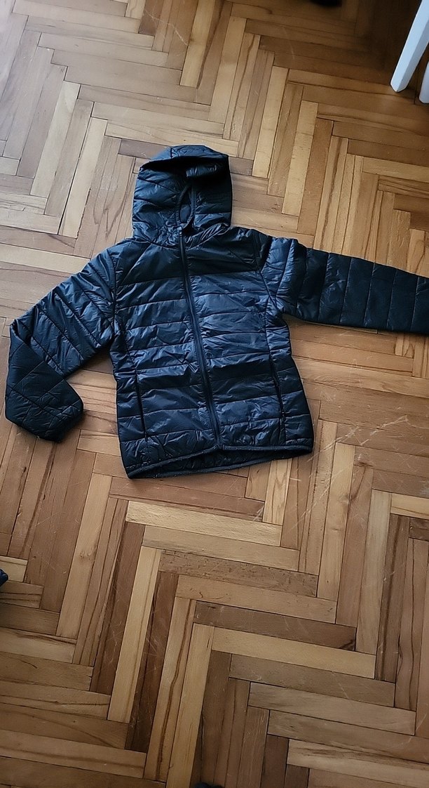 Erkek Çocuk Siyah Kapüşonlu Fermuarlı Mont - Görsel 2