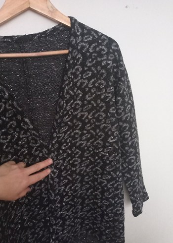 Gina Gri Yılan Desenli Düğmesiz Kadın Hırka