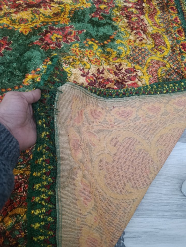 Klasik Desenli Çok Renkli Halı - Görsel 4