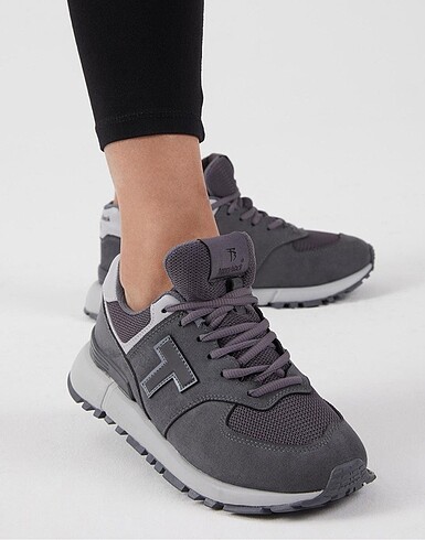 36 Beden Tony black spor ayakkabı