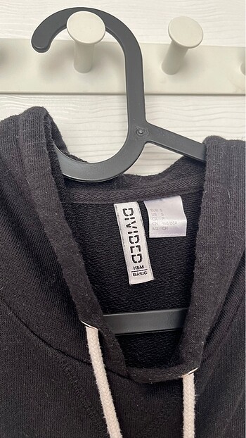 s Beden siyah crop sweat