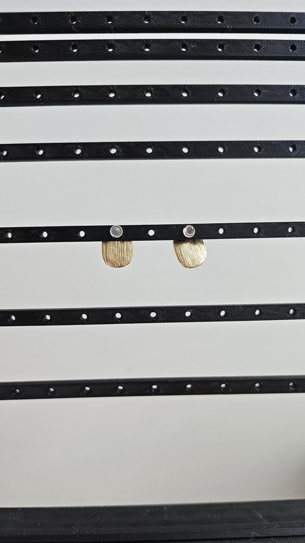 Bordo Düğmeli Midi Küpe - Görsel 2