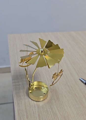 Altın Renkli Dönen Atlı Karınca Mumluk - Görsel 4