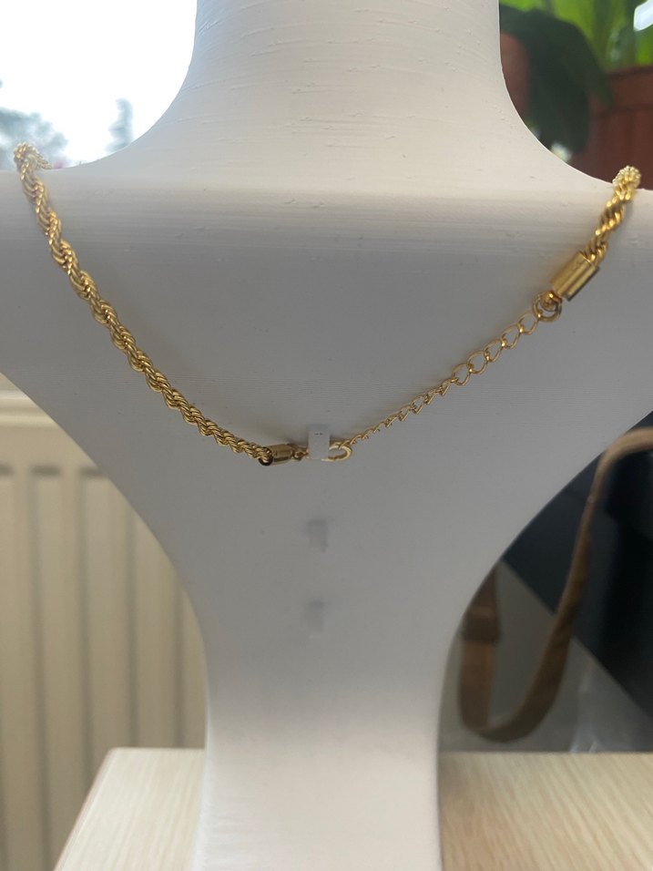 Zincir Detaylı Altın Renk Midi Kolye - Görsel 3