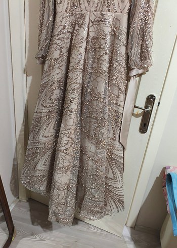 Bej İşlemeli Uzun Abiye Elbise - Görsel 4