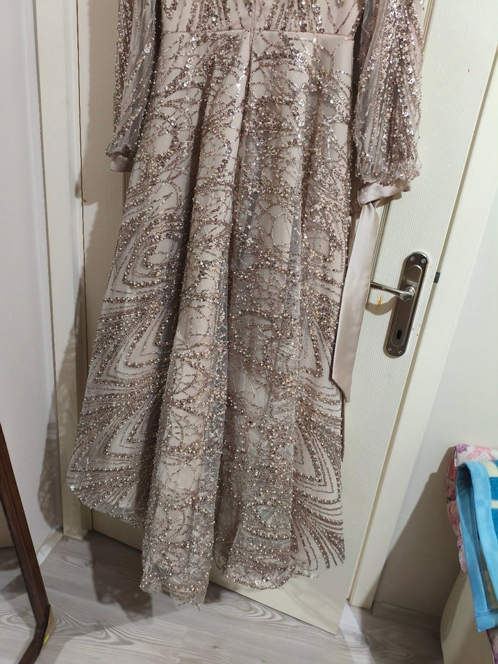 Bej İşlemeli Uzun Abiye Elbise - Görsel 4